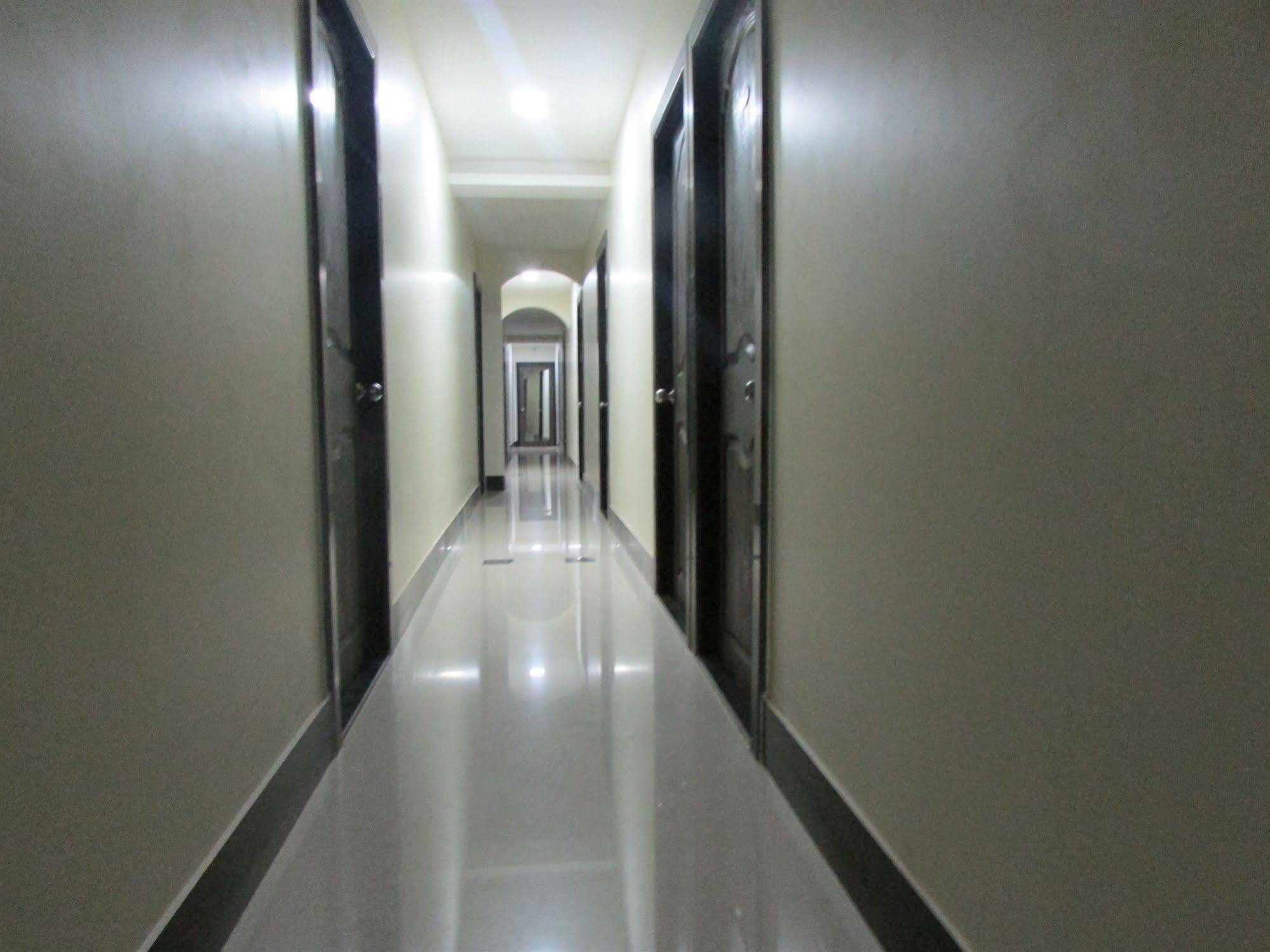 Royal Annex Hotel Mumbai Bagian luar foto